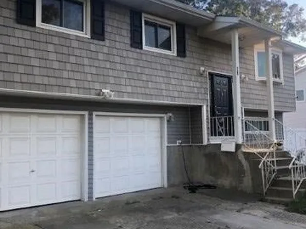 36 Kansas Avenue, Bay Shore, NY 11706