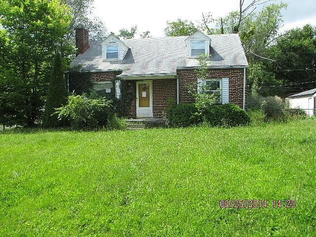 1st image of 2967 Dresden St