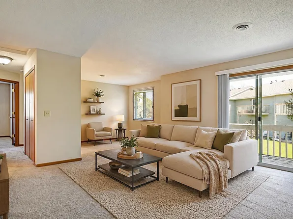 6240 Magda Dr Unit D, Osseo, MN 55369