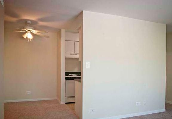 2nd image of 450 W Wellington Ave