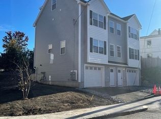 706 Lawrence St #1, Lowell, MA 01852