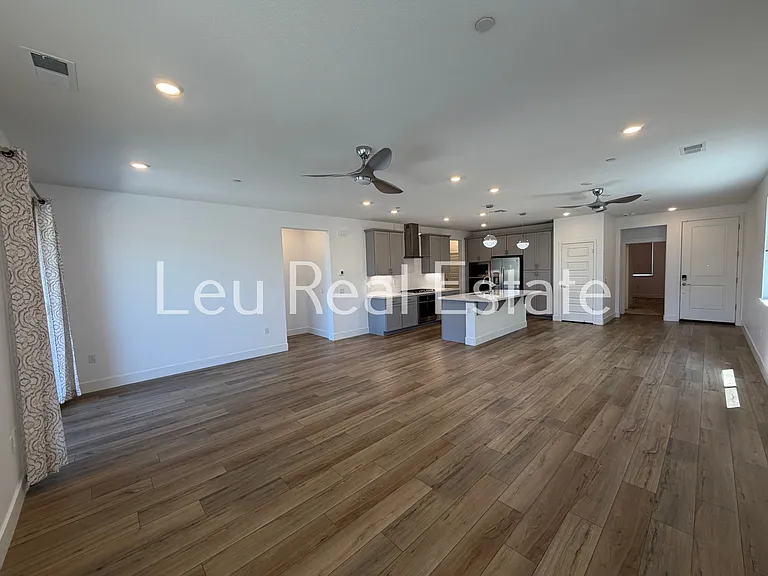 8961 Cerro Vista Dr — Photo 10