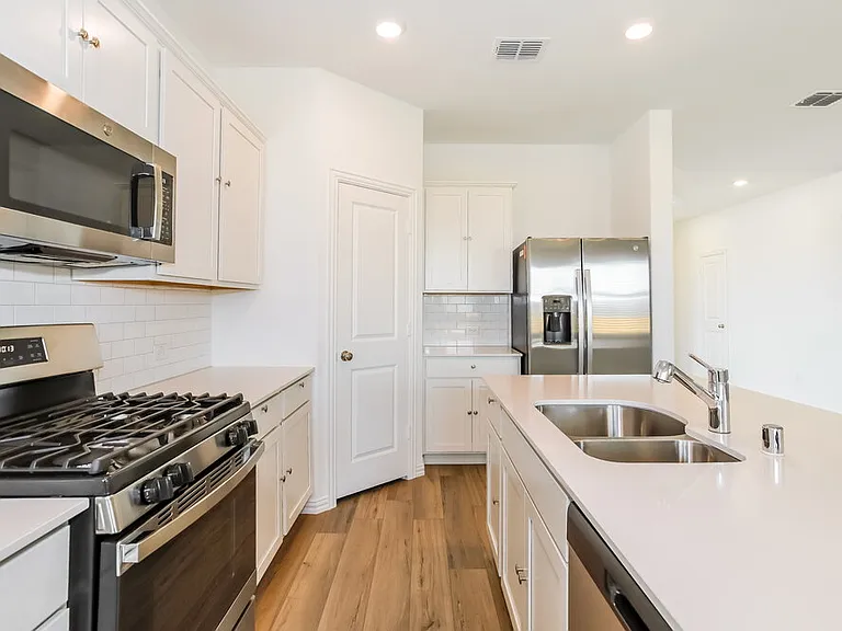 14733 San Pablo Dr — Photo 9