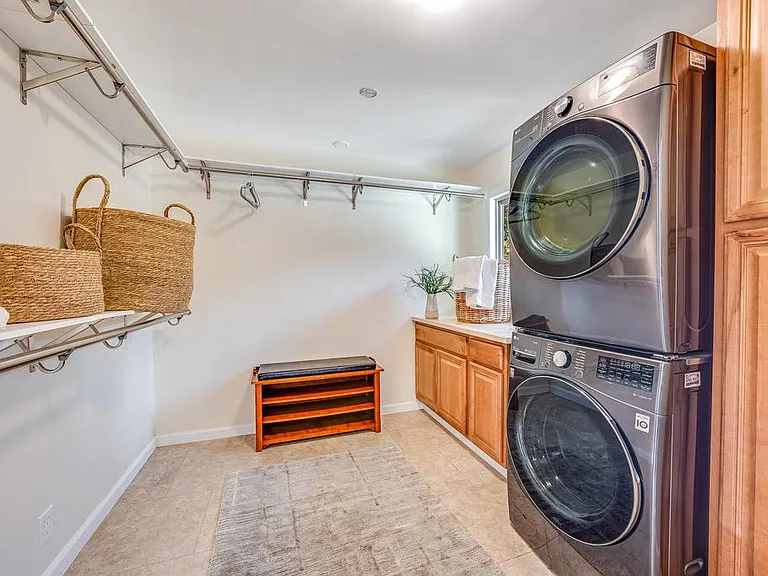 4170 Marguerita Way — Photo 21