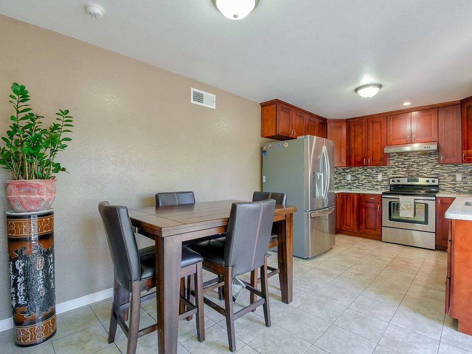 1st image of 670 Santee River Ct