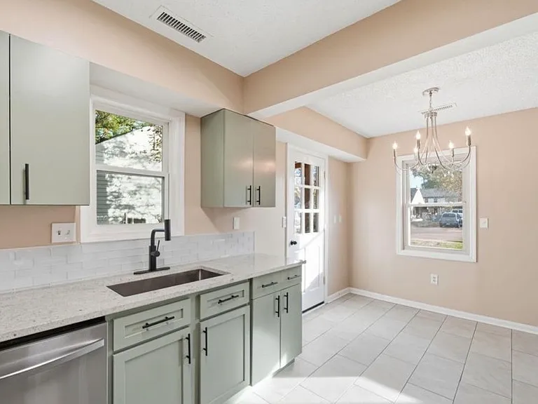 4930 Buford Ave #4930 — Photo 4