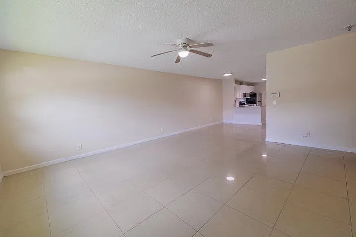 3 bed, 1312 sqft, $2,600 — Photo 4