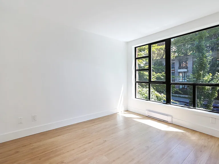 929 Homer St — Photo 9