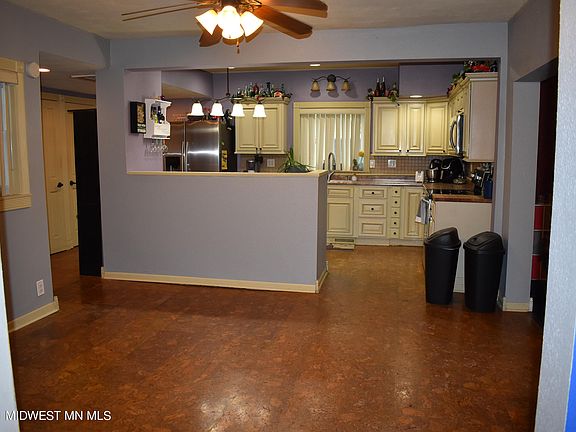 5th image of 617 W Lincoln Ave