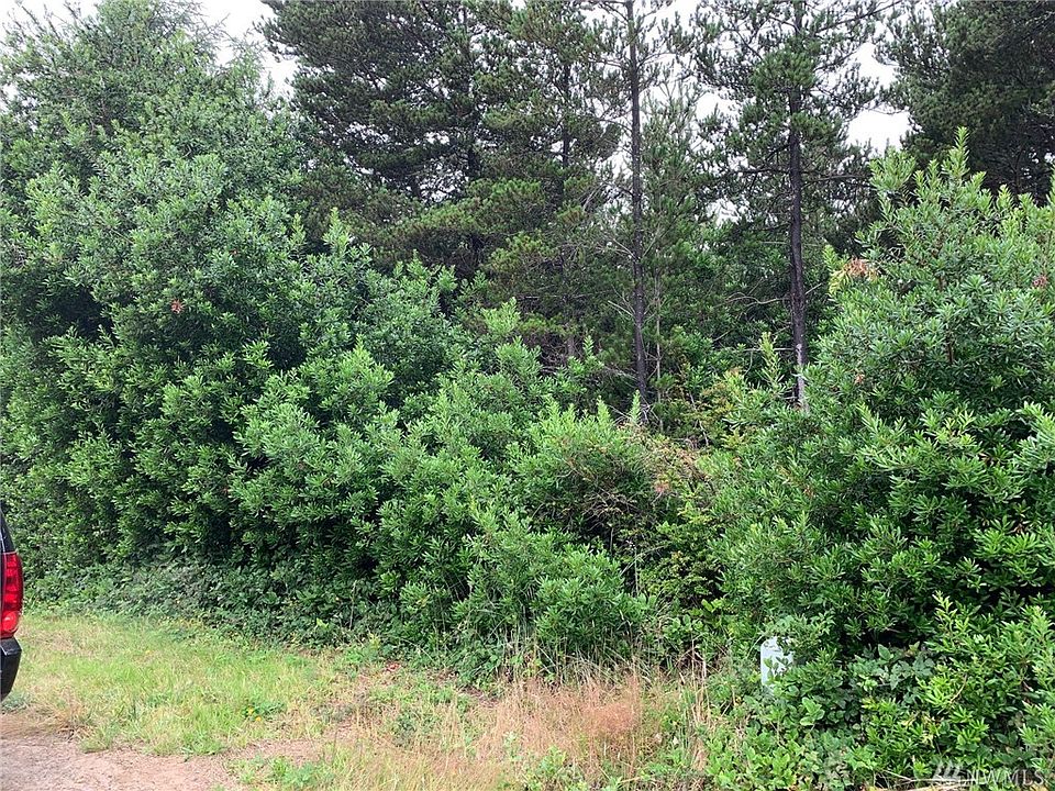 1st image of 348 Duck Lake Dr NE