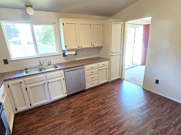 4th image of 73 NW Roeder Drive