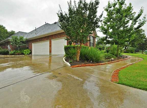 4th image of 901 Forest Canyon Dr