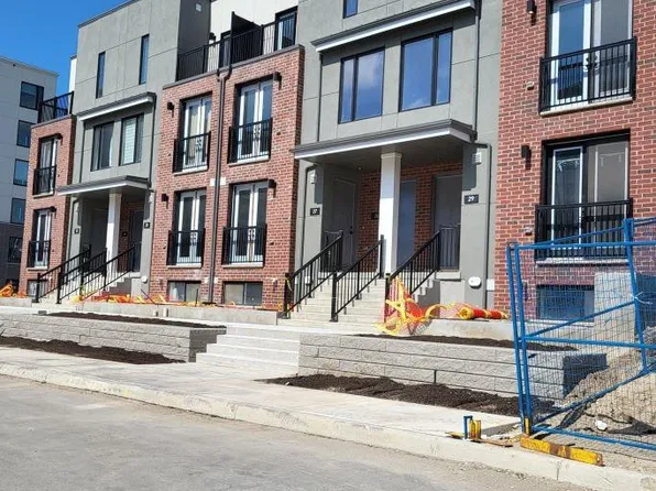 99 Roger St #30, Waterloo, ON N2J 0G1