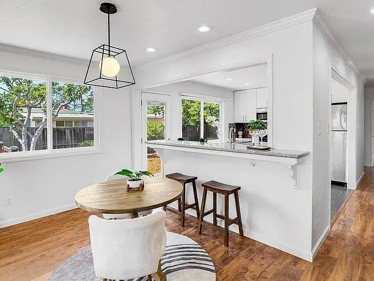 2725 Argyll Ave — Photo 8