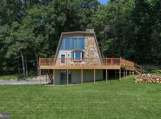 17 Grant School Ln, Jonestown, PA 17038