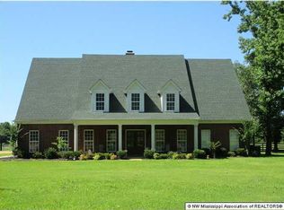 236 Addison Ln, Byhalia, MS 38611