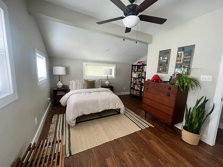 2418 Washington Ave — Photo 11