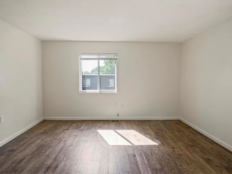 Westport Crossing Apartments — Photo 100