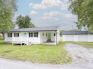 590 Pikeville Ave, Graysville, TN 37338