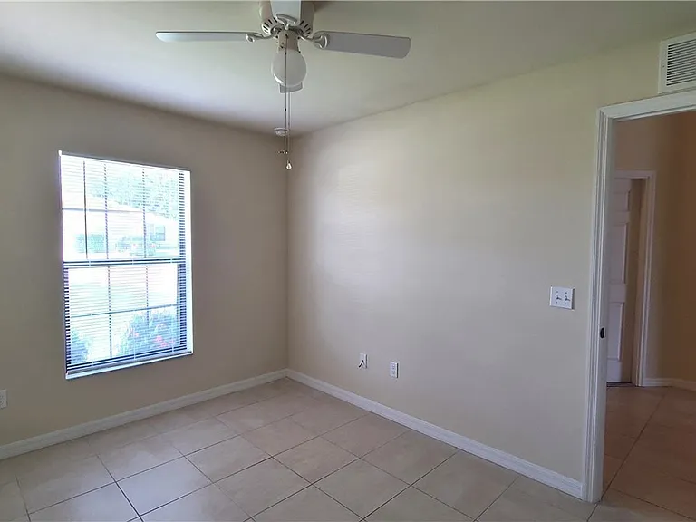 115 SE 12th Ter #115 — Photo 19