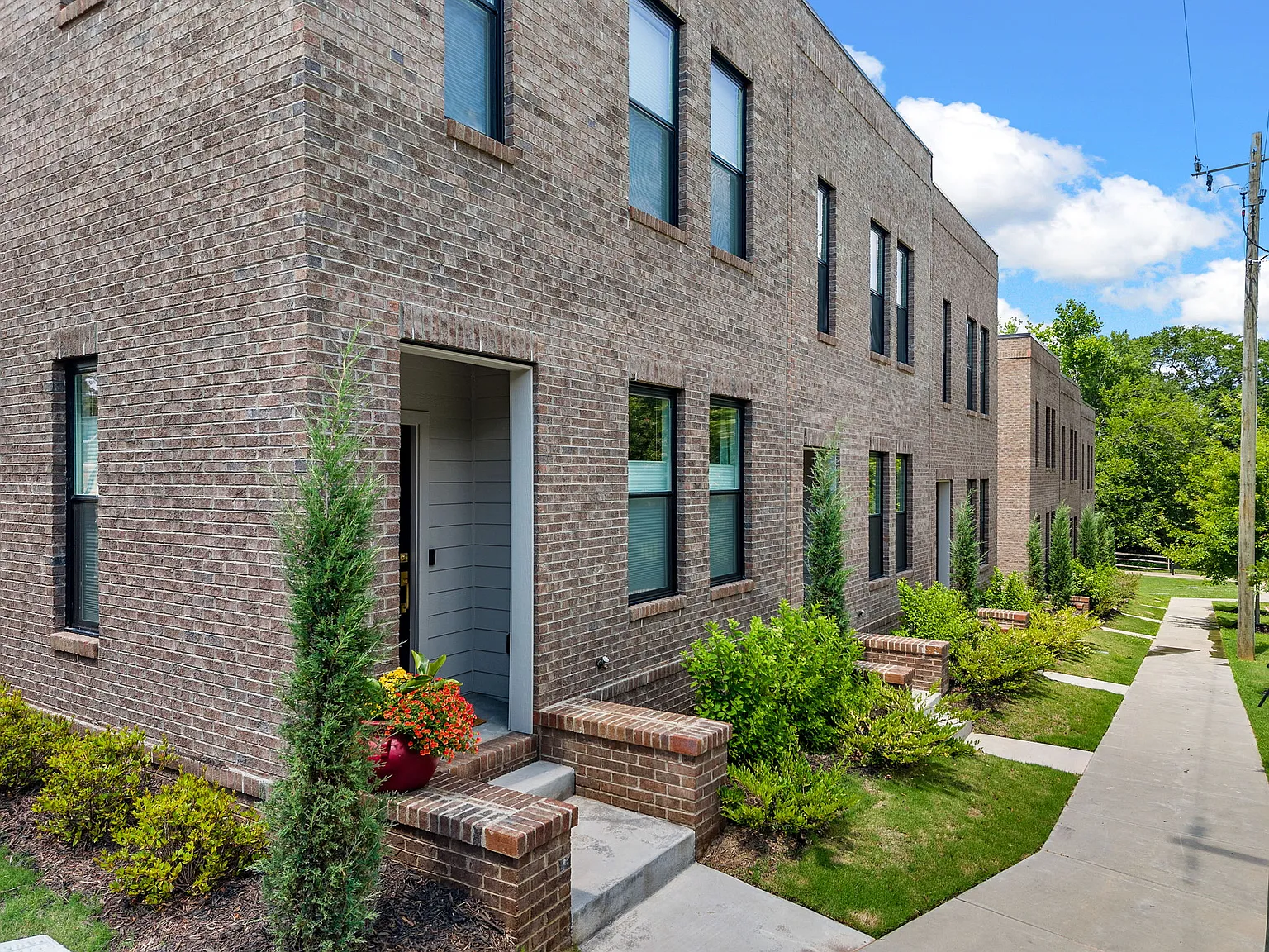 2 bed, 1292 sqft, $1,750 — Photo 3