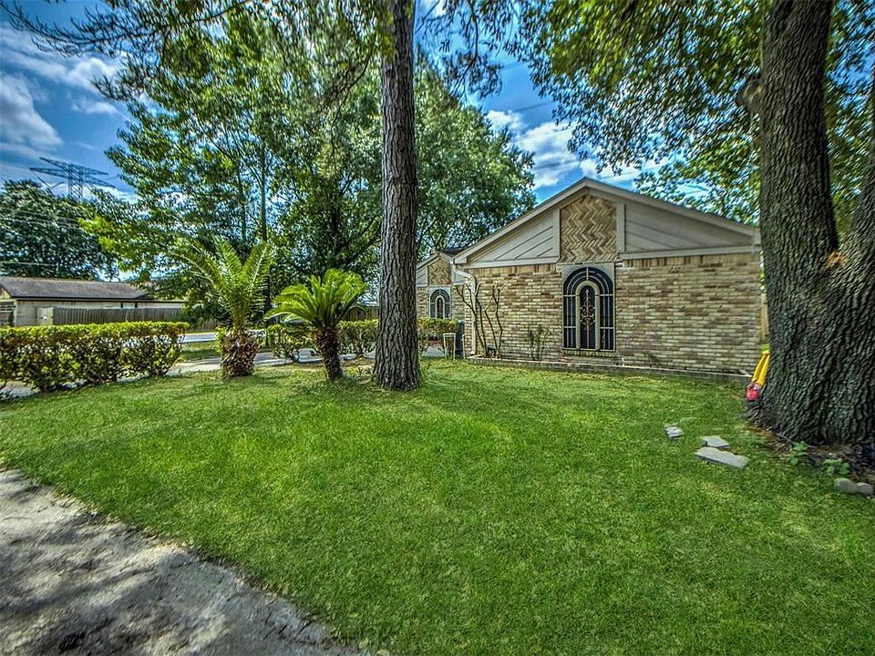 1st image of 9703 Cedar Bluff Dr