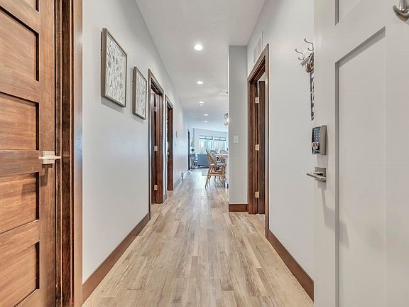 5th image of 580 Linden Dr #205