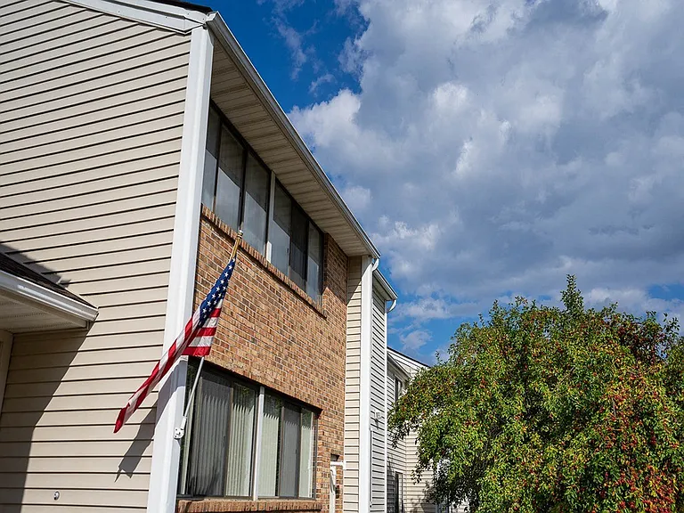 Willow Pond Apartments & Townhouses — Photo 21