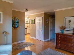 1087 Crestwood Ln, Bolingbrook, IL 60440