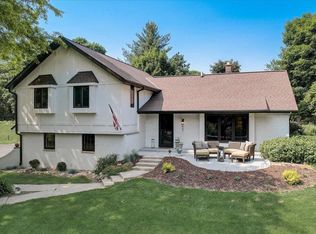 421 Pebble Creek Pass, Wales, WI 53183