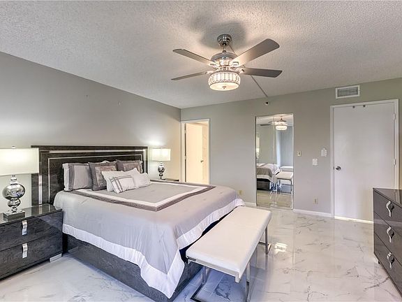 5th image of 14426 Amberly Lane #202