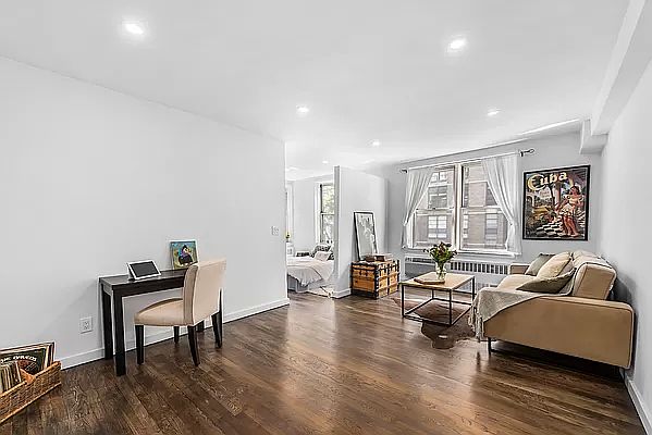 1st image of 25 W 13th St APT 4FS