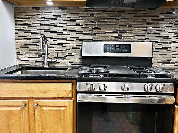 4th image of 4649 Umbria St APT 3