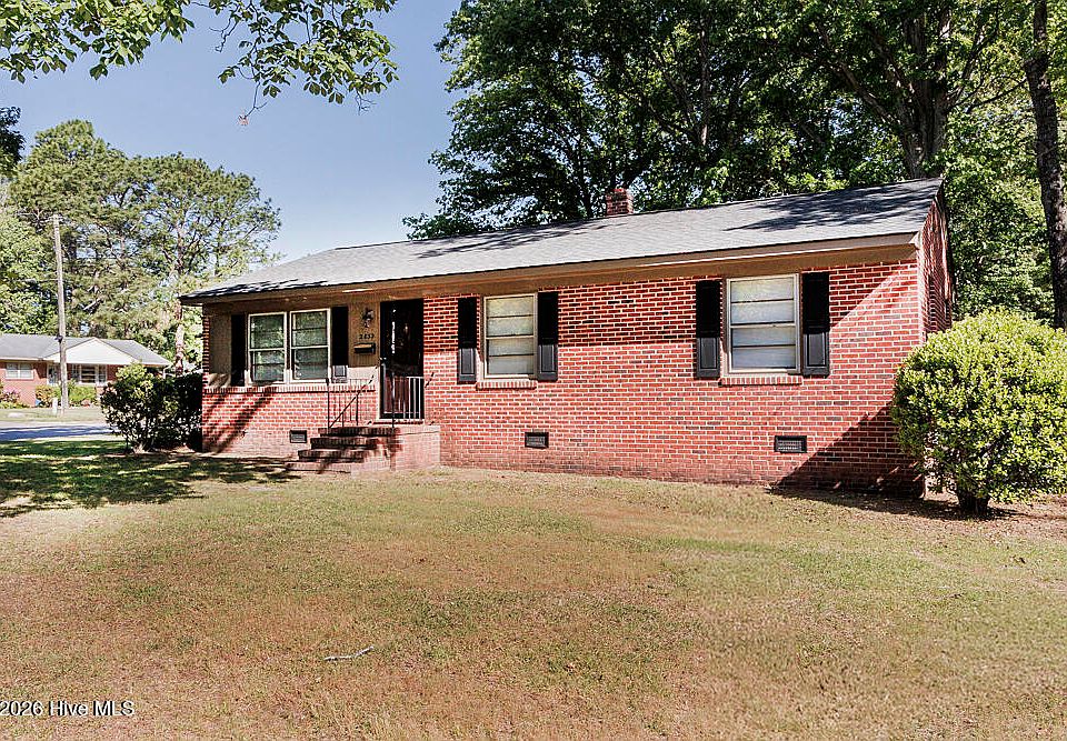 1st image of 2832 Pelham Road