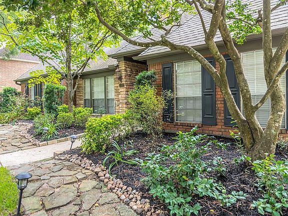 4th image of 3307 Woodland View Dr