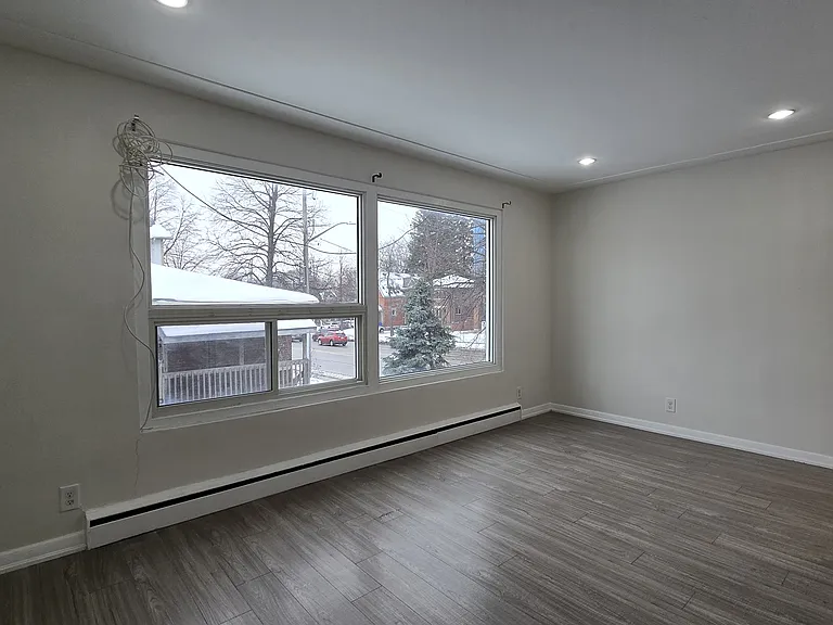 143 Oxford St E #5 — Photo 9