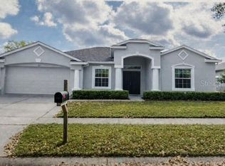 319 Country Vineyard Dr, Valrico, FL 33594