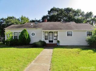 1301 Hoppess St, Bryan, TX 77802