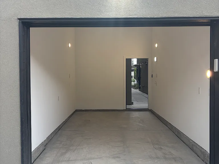 1 car garage