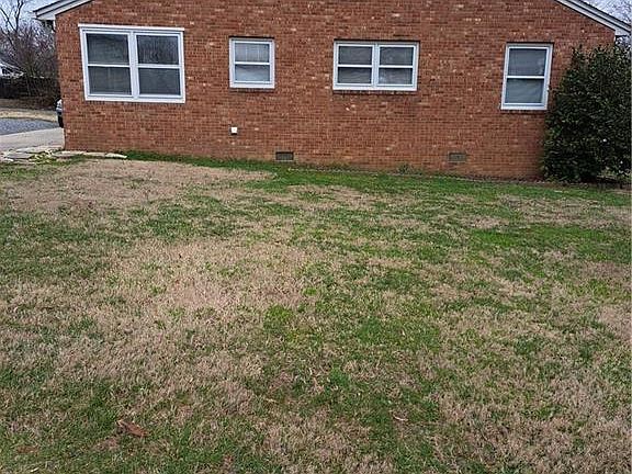 3rd image of 2309 Maywood St