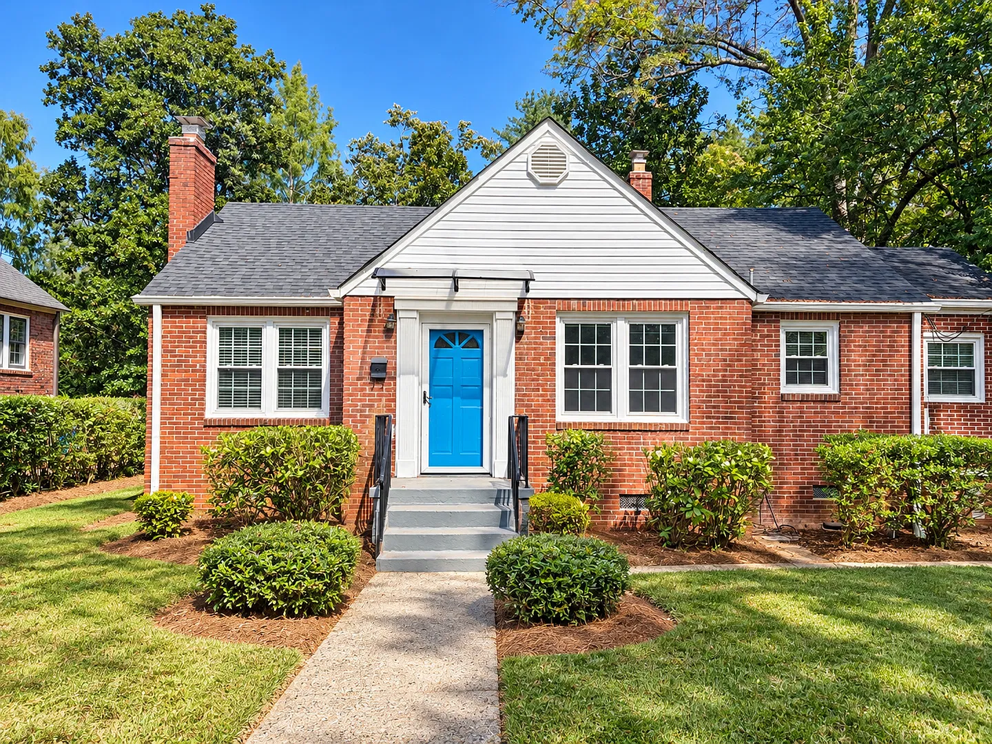 Charming 2-Bedroom Home in Greenville Spacious Yard, Comfortable Living & Convenient Location! — Photo 1