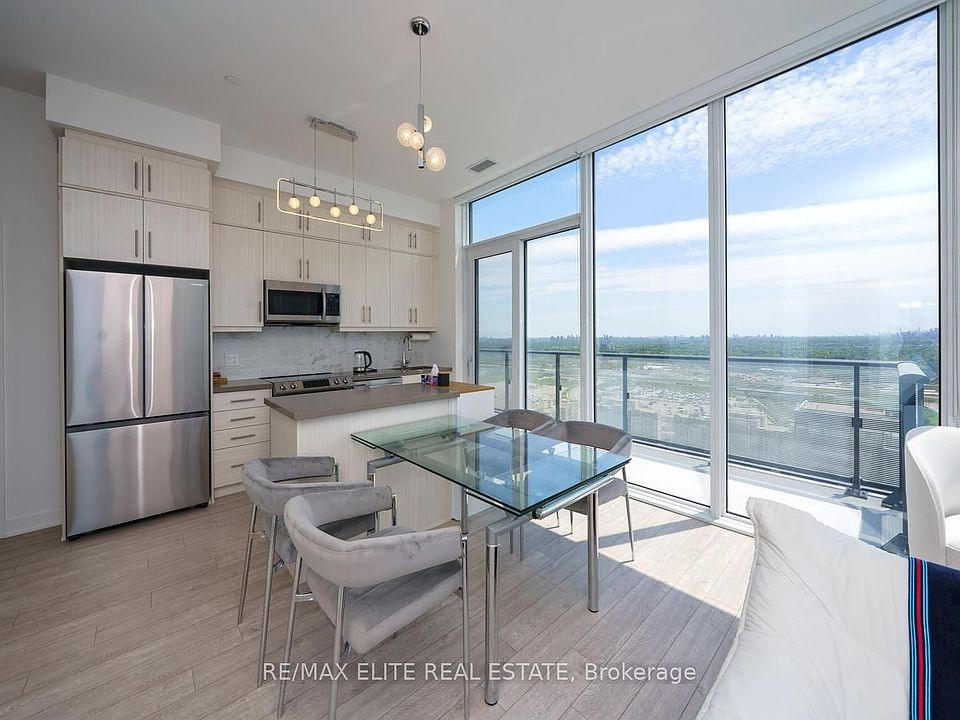 1st image of 105 Oneida Cres #Penthouse 10
