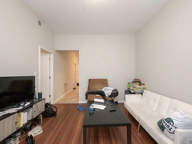 1452 N Western Ave #1R — Photo 8