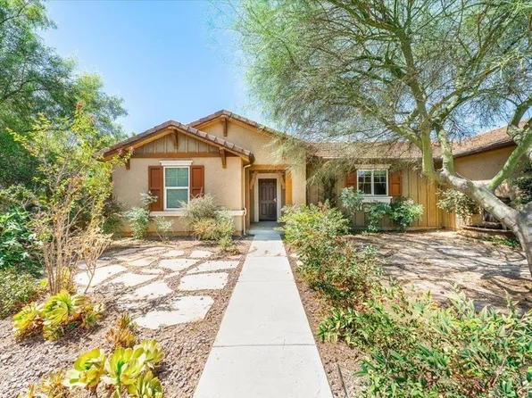 352 Tom McGuinness Jr Cir, Fallbrook, CA 92028