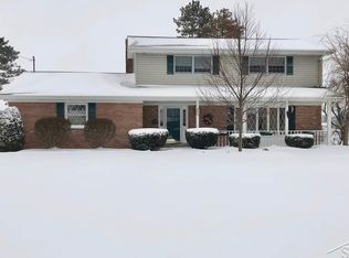 9845 Sonora Dr, Freeland, MI 48623