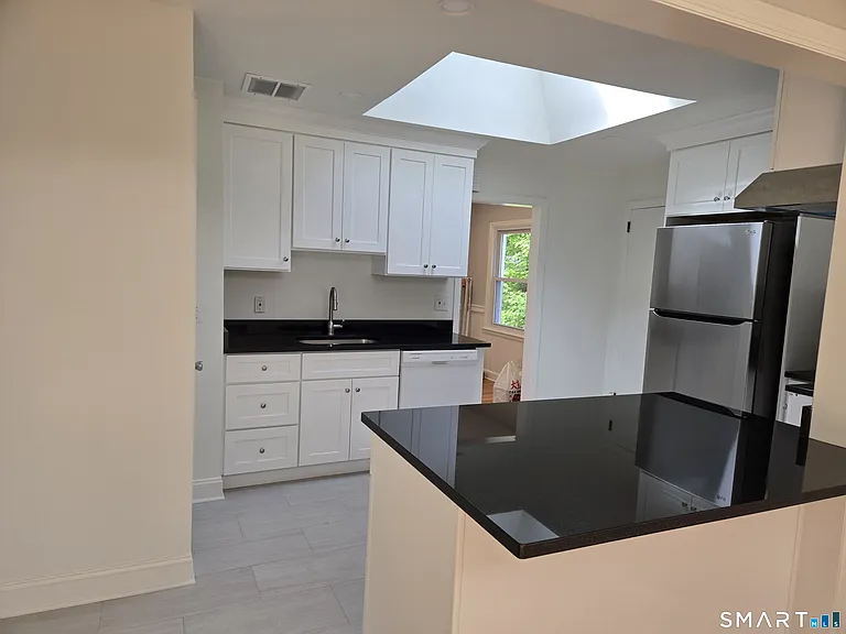 73 Crestwood Dr — Photo 8