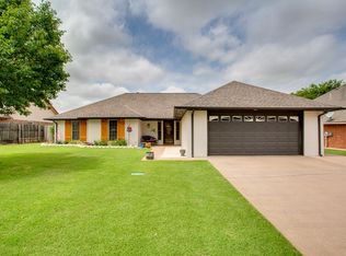 1106 Briar Ridge Rd, Enid, OK 73703