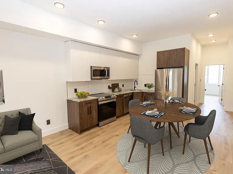 664 N Union St #3 — Photo 3