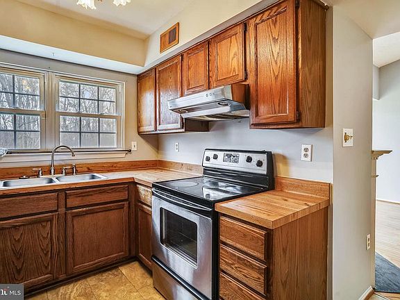 2nd image of 12243 Stevenson Ct