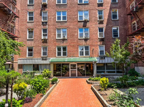 43-43 Kissena Boulevard image 1 of 11